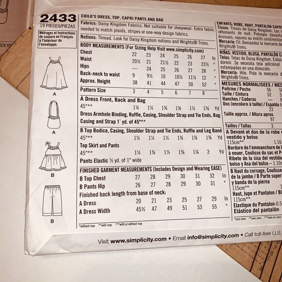 Simplicity Daisy Kingdom Pattern 2433 Girls sz 3-8 Top Pants Dress Bag Uncut - Picture 11 of 12